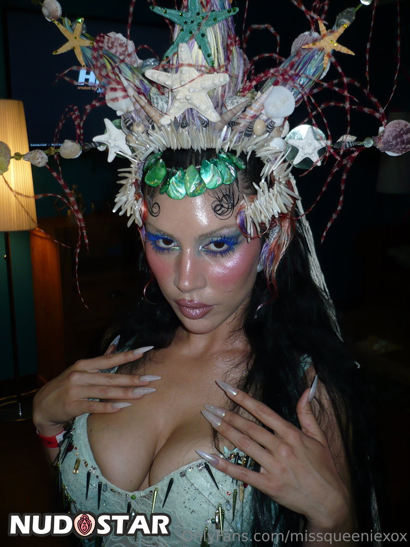 Missqueeniexox Leaked Photo 4
