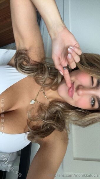 Monika Lucia Mancini Nude Leaks OnlyFans Photo 27