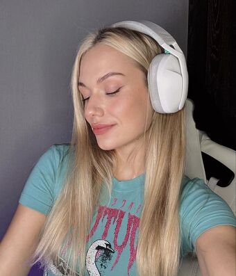 Tonya Predko Nude Leaks OnlyFans Photo 4