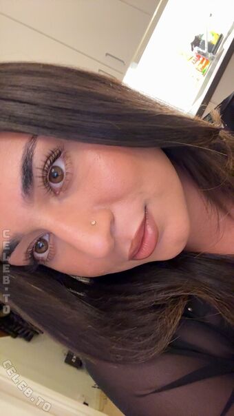 Yasmin-Blue Nude Leaks OnlyFans Photo 2