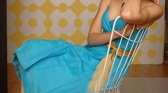 Amanda Walsh Sexy (2 Photos)