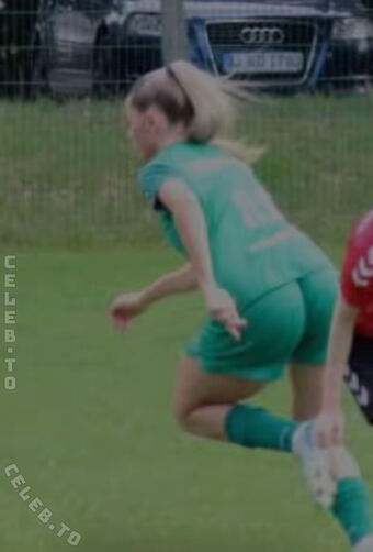 Leni.sfh Nude Leaks OnlyFans Photo 15