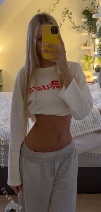 Anialivo Nude Leaks OnlyFans Photo 3