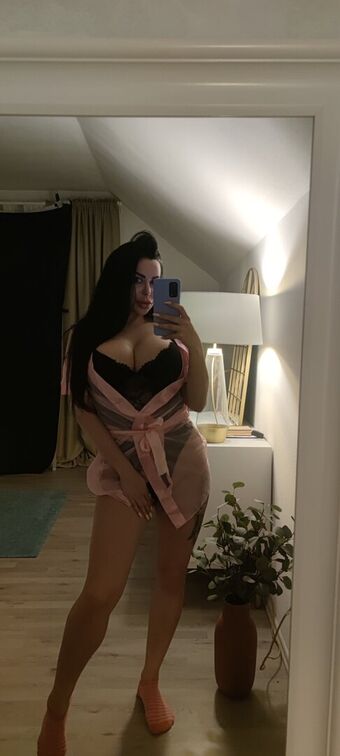 Arish Lamborghini Nude Leaks OnlyFans Photo 2