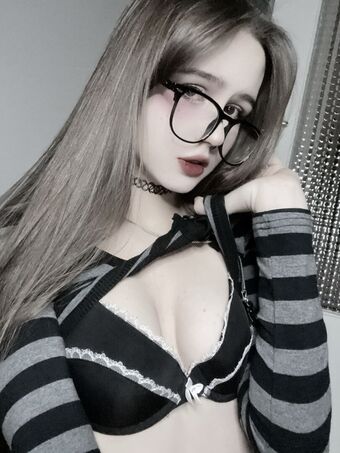 devib1tch Nude Leaks OnlyFans Photo 6