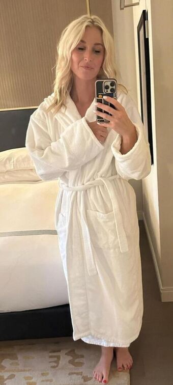 Popcorn In Bed Nude Leaks OnlyFans Photo 9