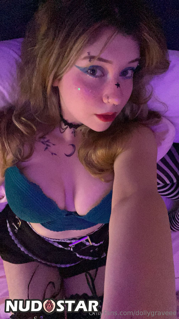 Dollygraveee Leaked Photo 9