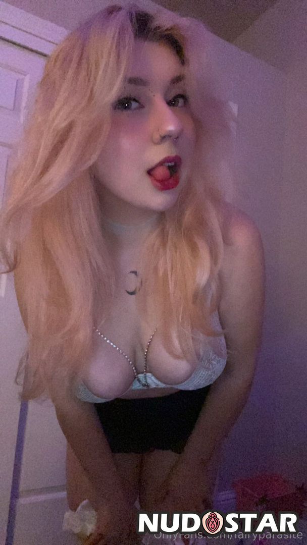 Dollygraveee Leaked Photo 16
