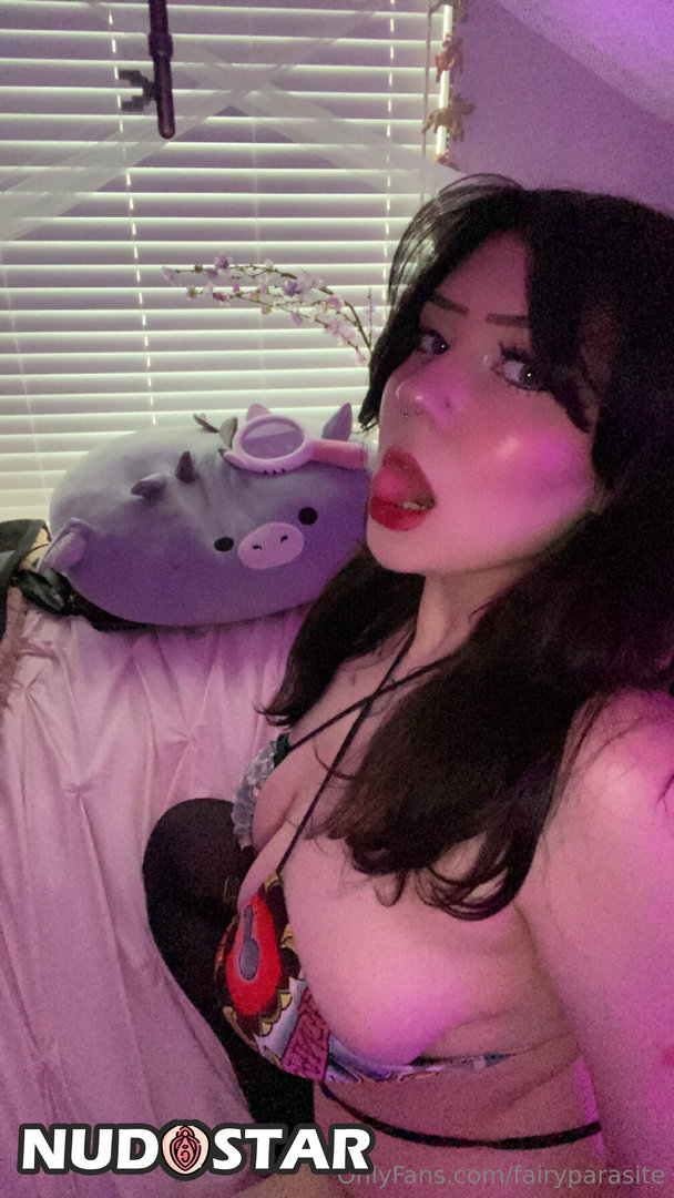 Dollygraveee Leaked Photo 1