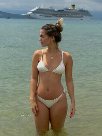 Eduarda Menino Nude Leaks OnlyFans Photo 5