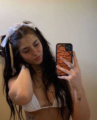 ellie.moore04 Nude Leaks OnlyFans Photo 2