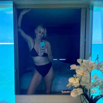 Emily Armstrong Nude Leaks OnlyFans Photo 6