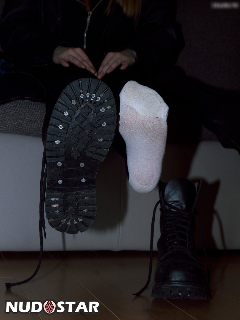 Footlovegirls Leaked Photo 20