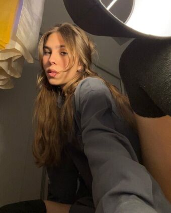 Gabriela Medeiros Nude Leaks OnlyFans Photo 14