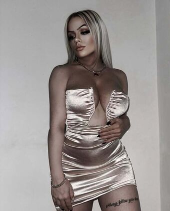 Iamsamvela Nude Leaks OnlyFans Photo 10