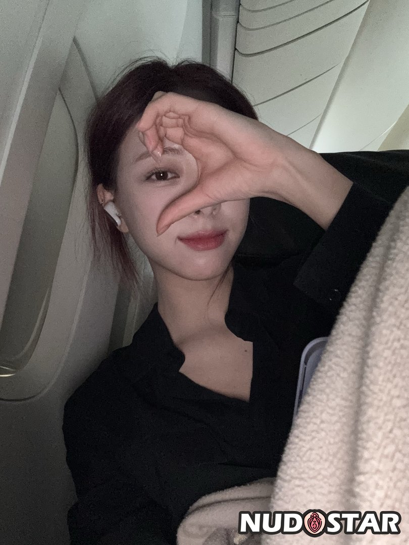 Itzy_All_In_Us Leaked Photo 18