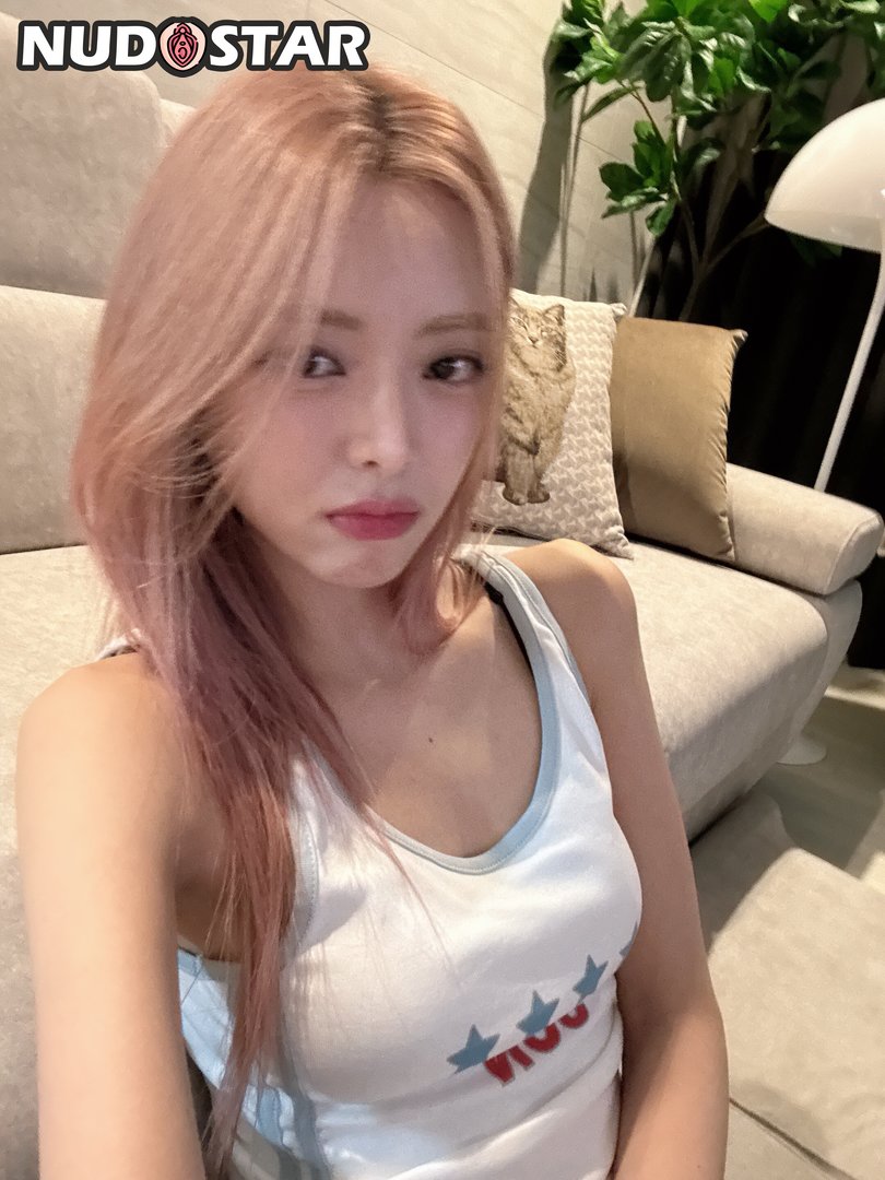 Itzy_All_In_Us Leaked Photo 8