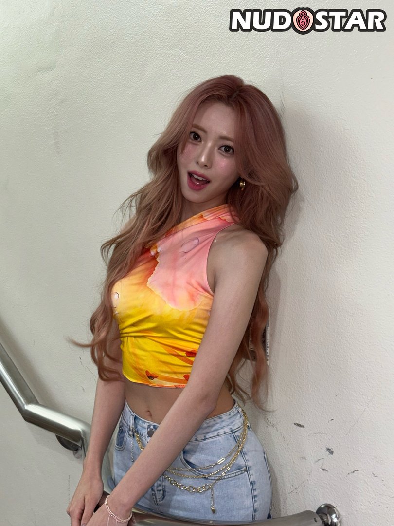 Itzy_All_In_Us Leaked Photo 4