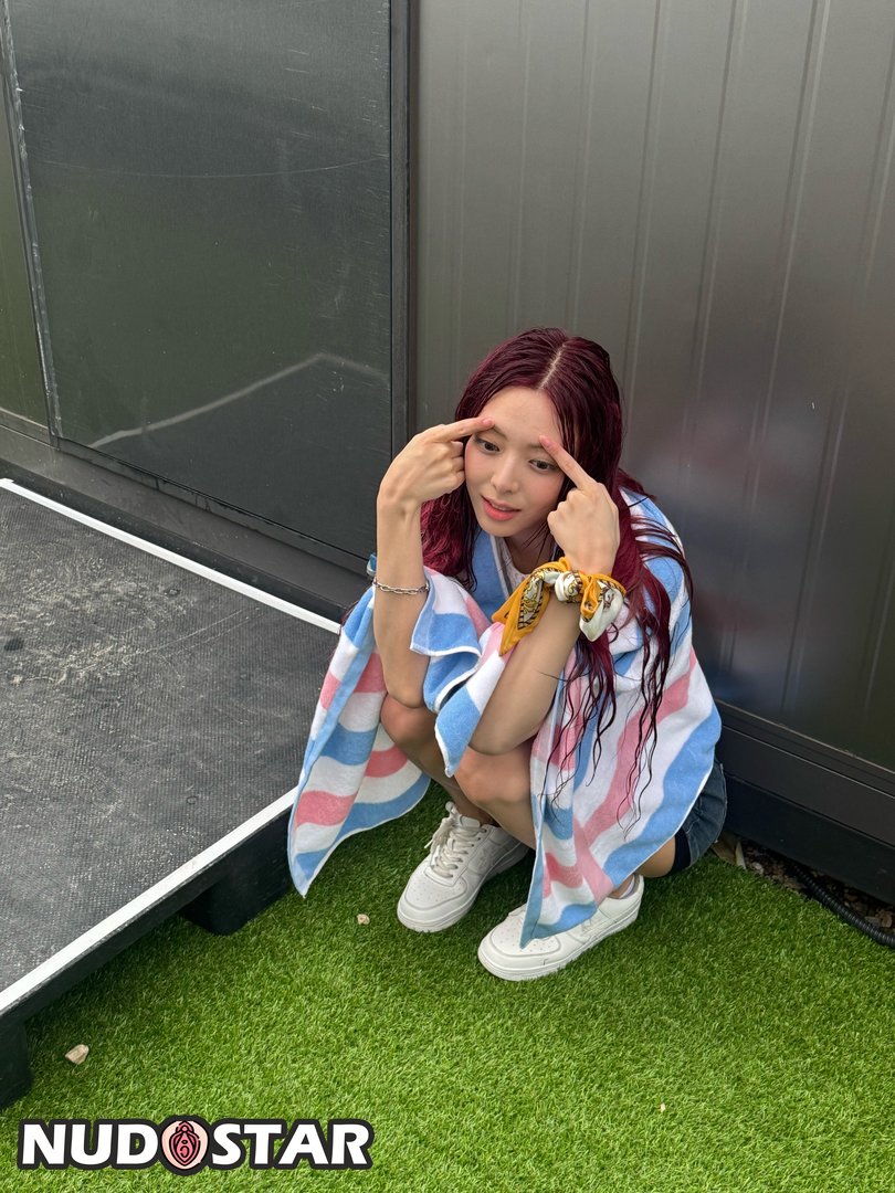 Itzy_All_In_Us Leaked Photo 5