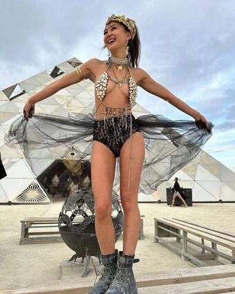 Kimiko Glenn Nude Leaks OnlyFans Photo 117