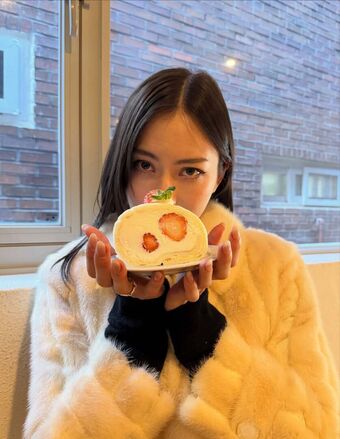 Lauren Tsai Nude Leaks OnlyFans Photo 195