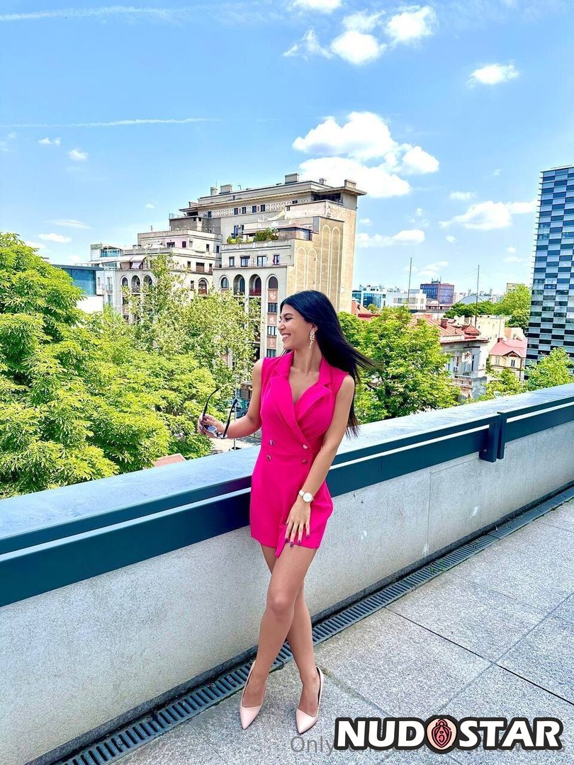 Lorna22333 Leaked Photo 17