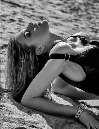 Martha Hunt Nude Leaks OnlyFans Photo 86