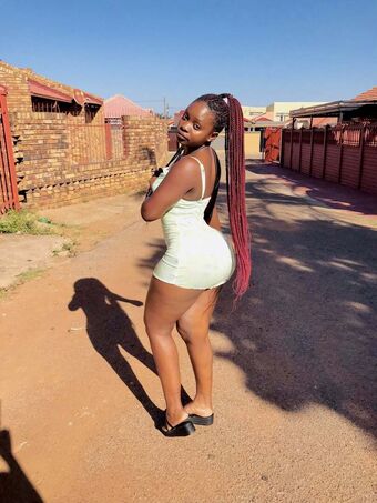 Vunene Taiwo Mabunda Nude Leaks OnlyFans Photo 17