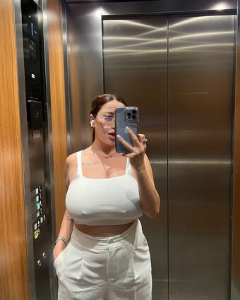 Suzannakurman Nude Leaks OnlyFans Photo 15