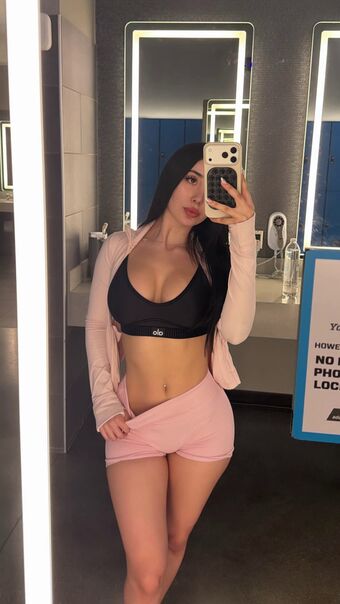 Alexia Magallon Nude Leaks OnlyFans Photo 2