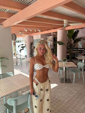 Ami Charlize Nude Leaks OnlyFans Photo 1