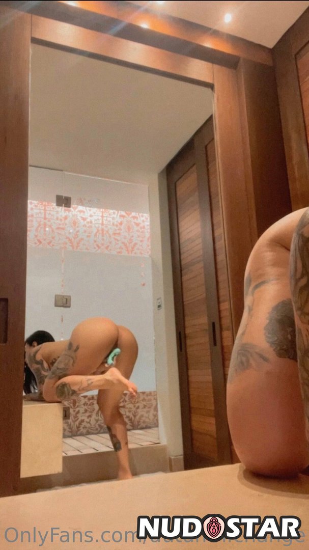 Autumn_Change Leaked Photo 11