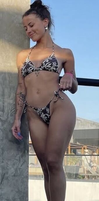 Carlyhymz Nude Leaks OnlyFans Photo 3