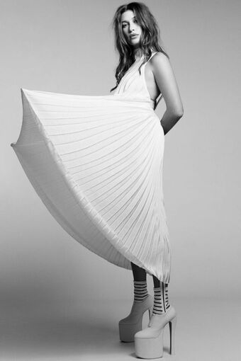 Hailey Bieber Nude Leaks OnlyFans Photo 281