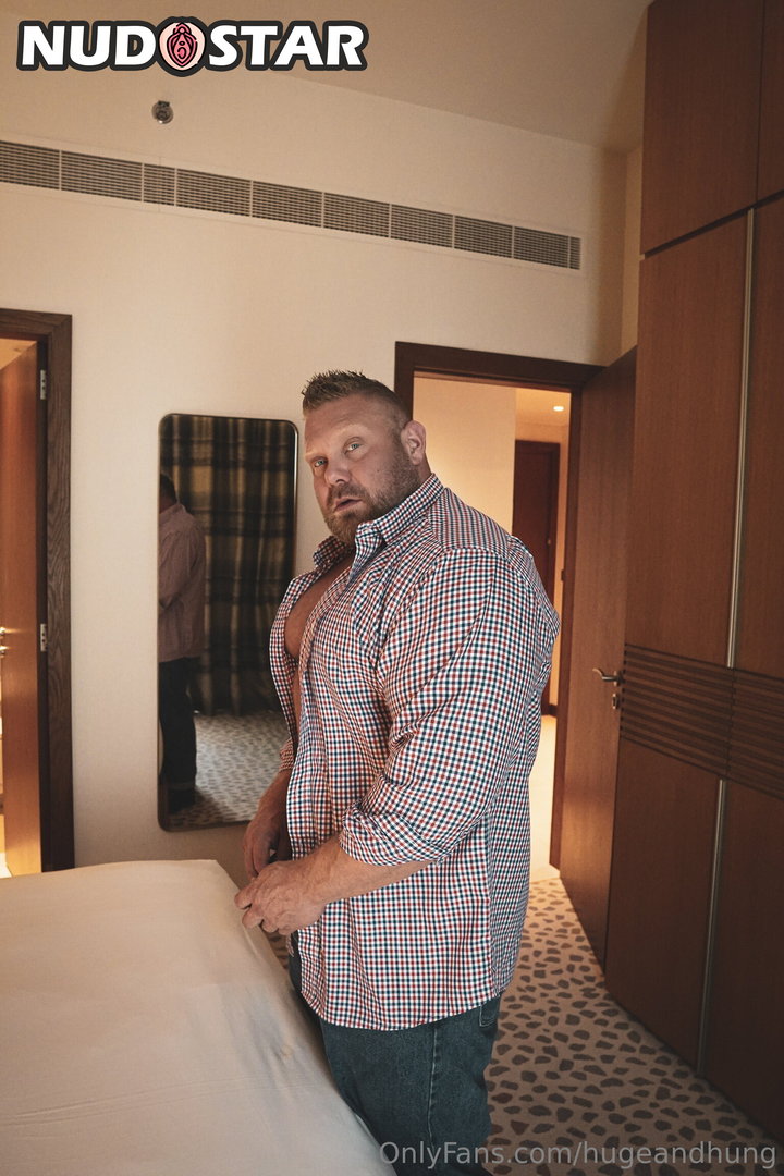 Hugeandhung Leaked Photo 1