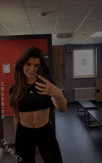 Laura Marie Röhrig Nude Leaks OnlyFans Photo 40