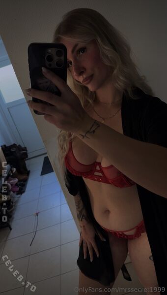Mrssecret1999 Nude Leaks OnlyFans Photo 9