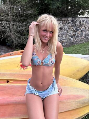 Natalie Grace Nude Leaks OnlyFans Photo 23