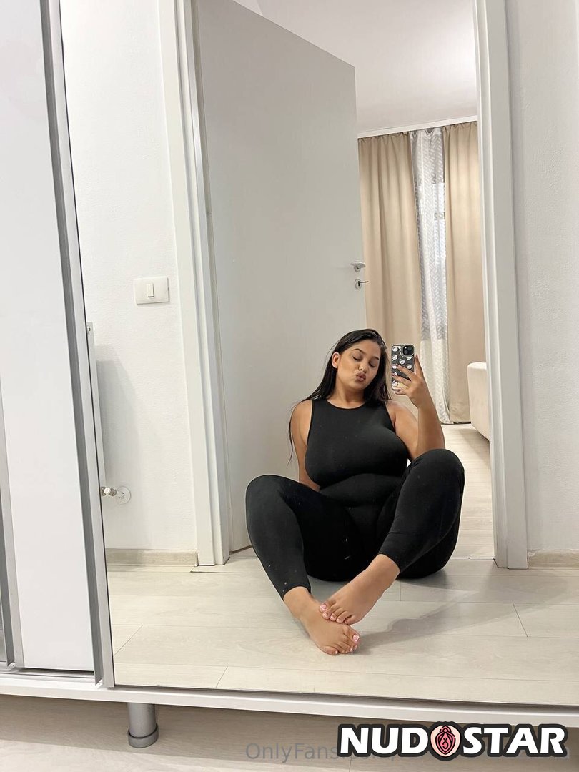 Ramonasanziana Leaked Photo 16