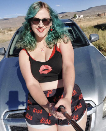 sunflowerscarlet21 Nude Leaks OnlyFans Photo 1