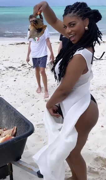 Taylor Rooks Nude Leaks OnlyFans Photo 132