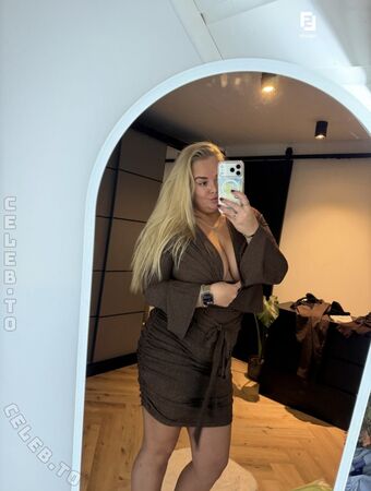 Vivian Bron Nude Leaks OnlyFans Photo 6