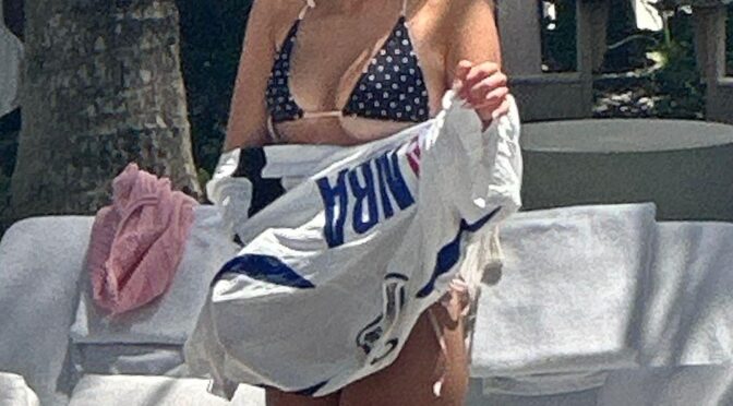 Tate McRae Shows Off Her Assets in a Blue String Bikini Around the Pool in Miami Beach (42 Photos)