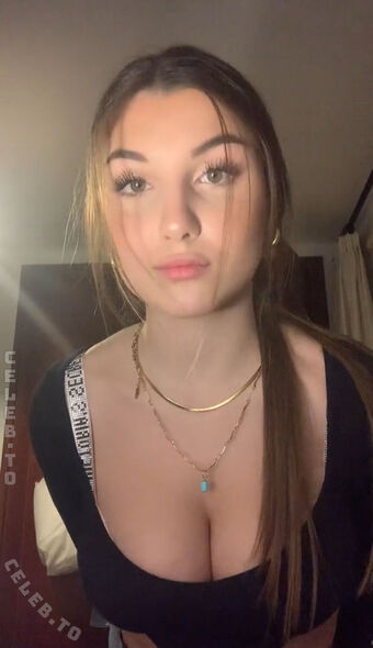 Carlota Valiente Nude Leaks OnlyFans Photo 13