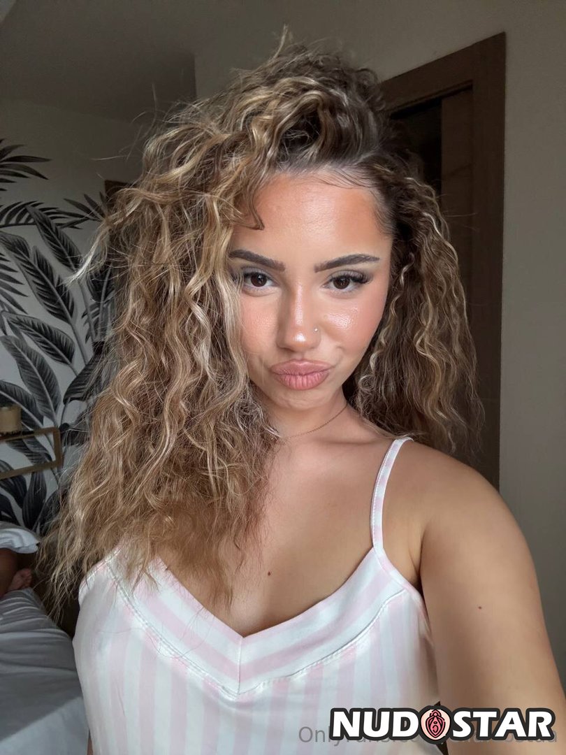 Clemenceaguiar Leaked Photo 19