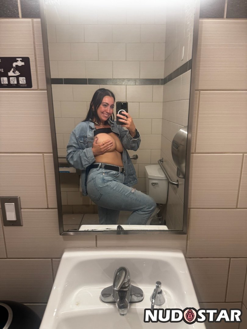 Dakotahblue Leaked Photo 8