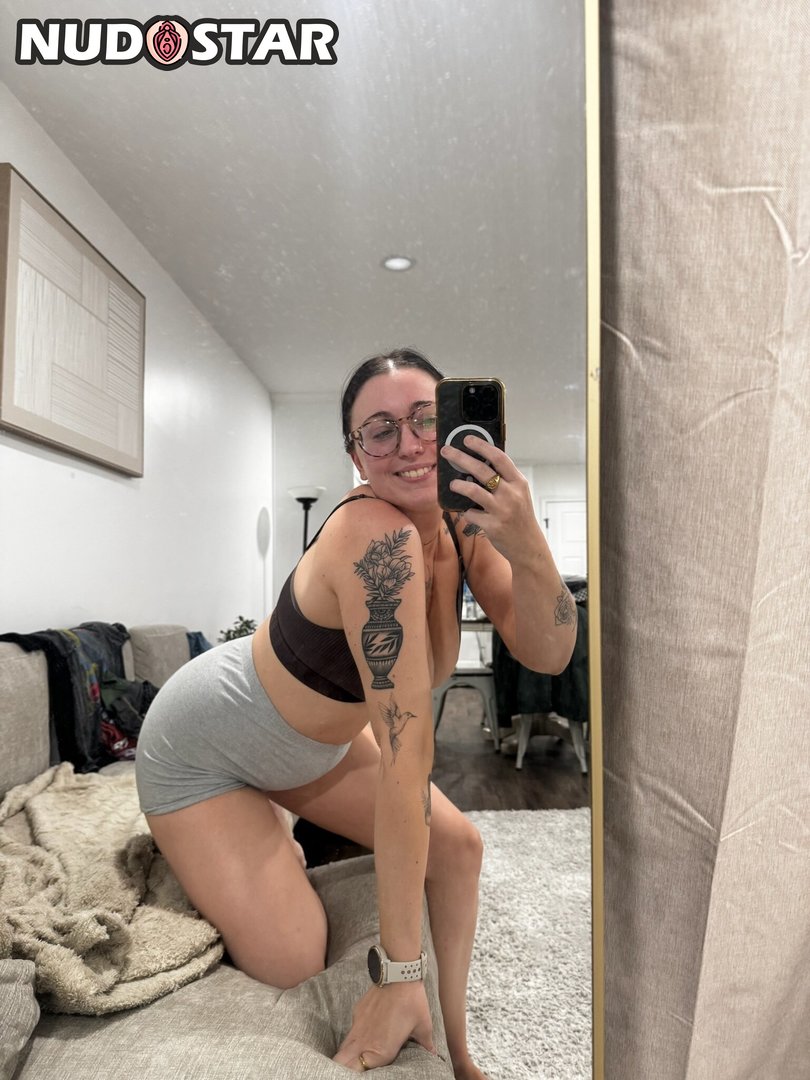 Dakotahblue Leaked Photo 7