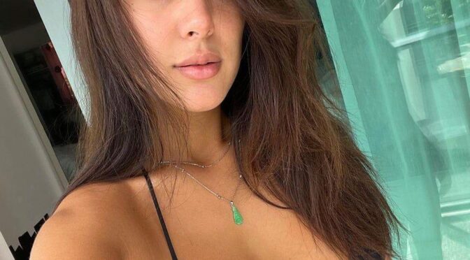 Therese Holland Sexy (9 Photos)