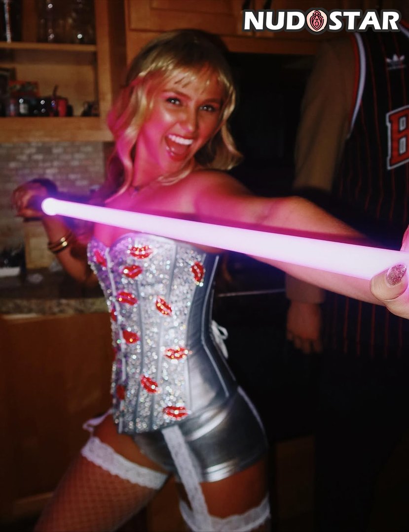 Ella_Horan Leaked Photo 15