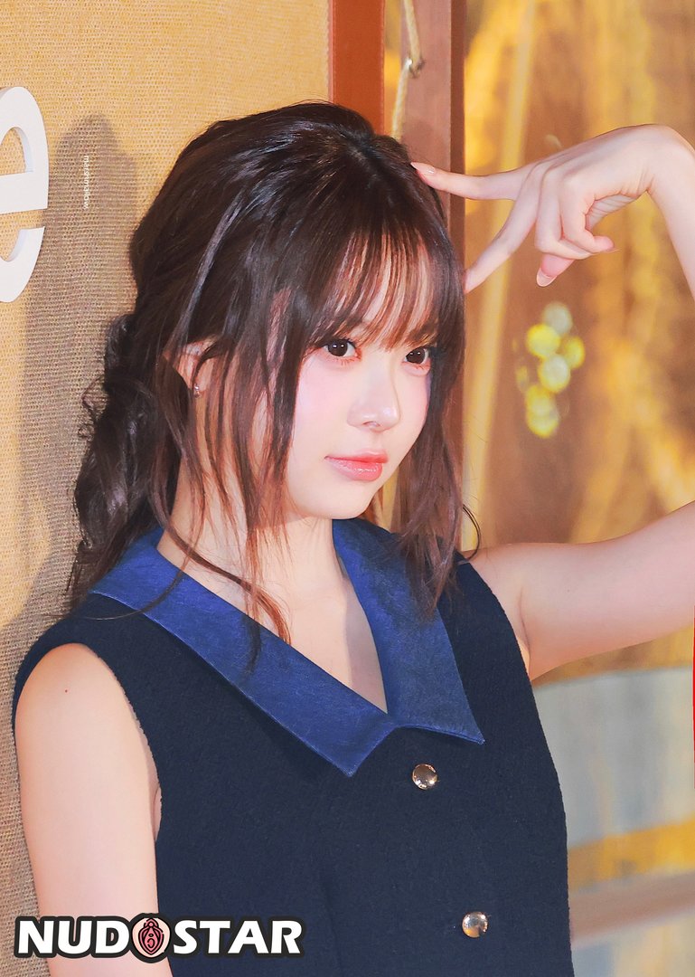 Hong_Eunchae Leaked Photo 6